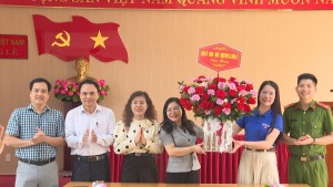 Xã Đồng Lê chúc mừng Đoàn thanh niên cộng sản Hồ Chí Minh xã nhân Kỷ niệm 95 năm Ngày thành lập.