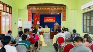 Bí thư Đảng ủy xã Đồng Lê tiếp xúc cử tri tại thôn Tam Đăng