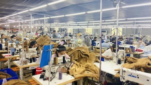 Nhà máy may Công nghiệp QT Quảng Bình - Cụm Công nghiệp Tiến Hóa giải quyết việc làm cho hơn 180 lao động