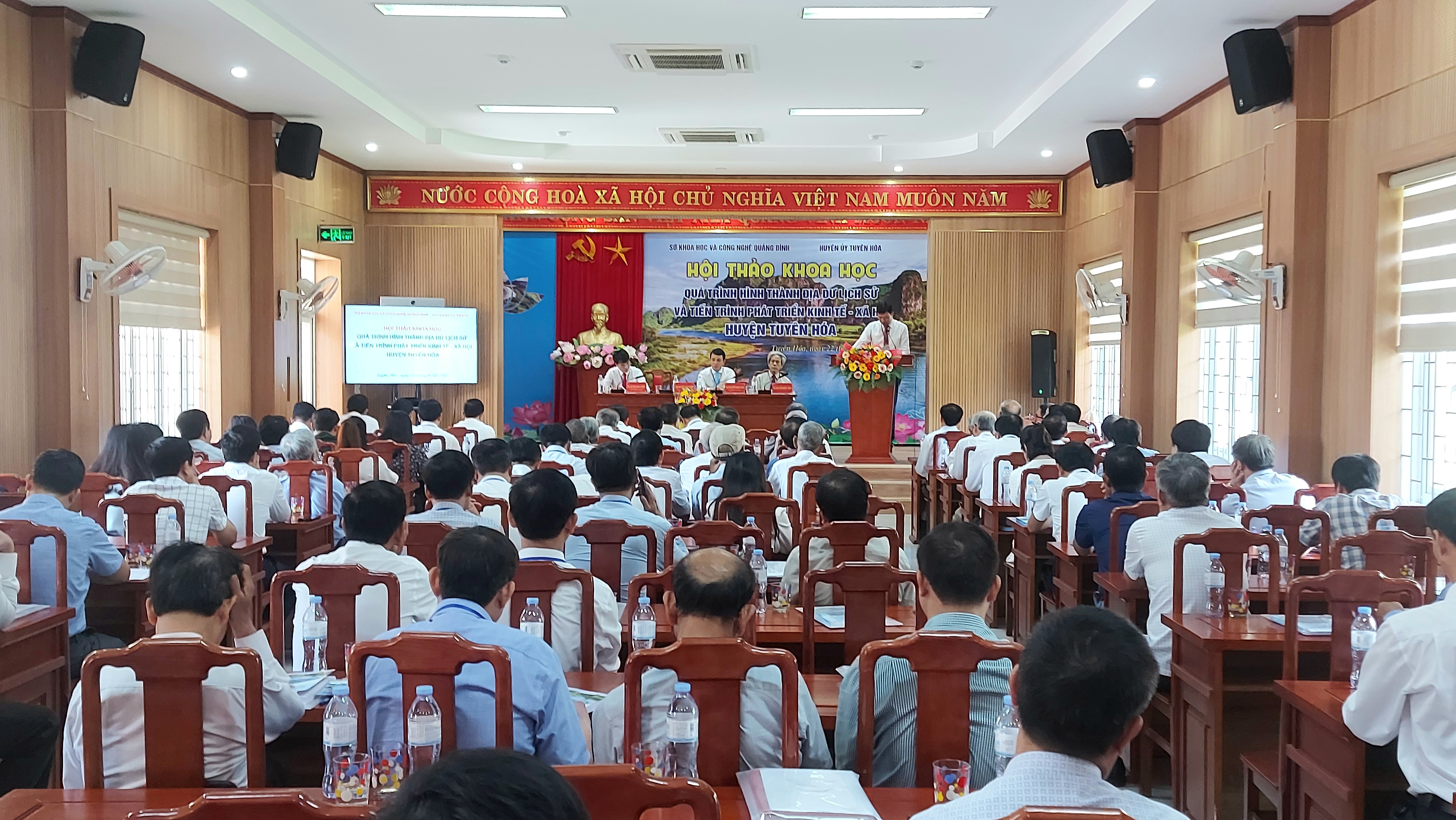 Hội thảo khoa học “Quá trình hình thành địa dư lịch sử và tiến trình phát triển kinh tế-xã hội huyện Tuyên Hóa”