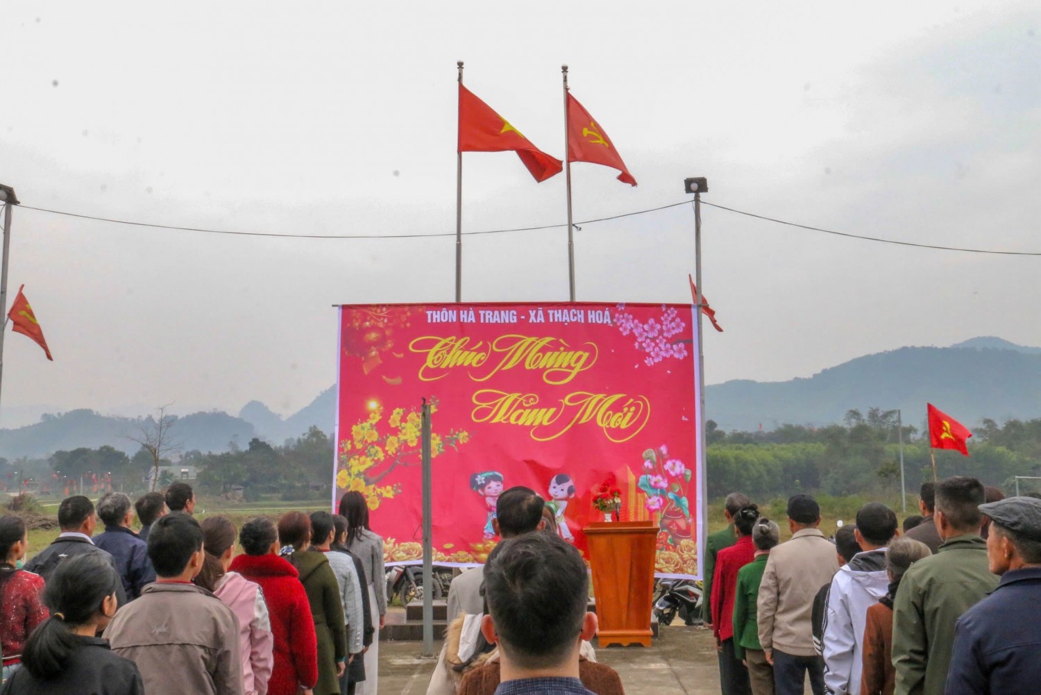 Lễ chào cờ đầu xuân tại thôn hà Trang, xã Thạch Hóa.