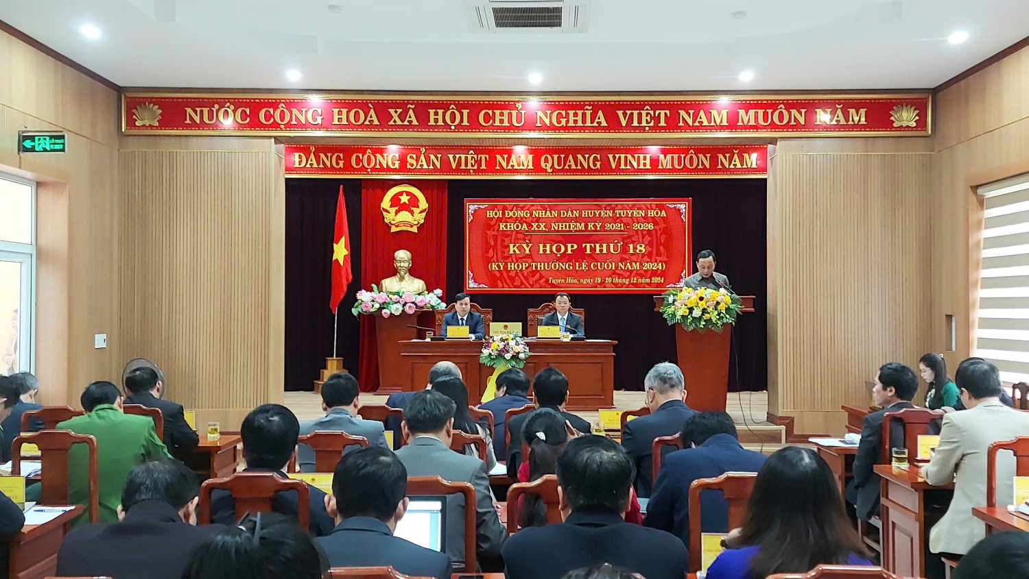 Tổ chức kỳ họp thứ 18, HĐND huyện Tuyên Hóa khóa XX