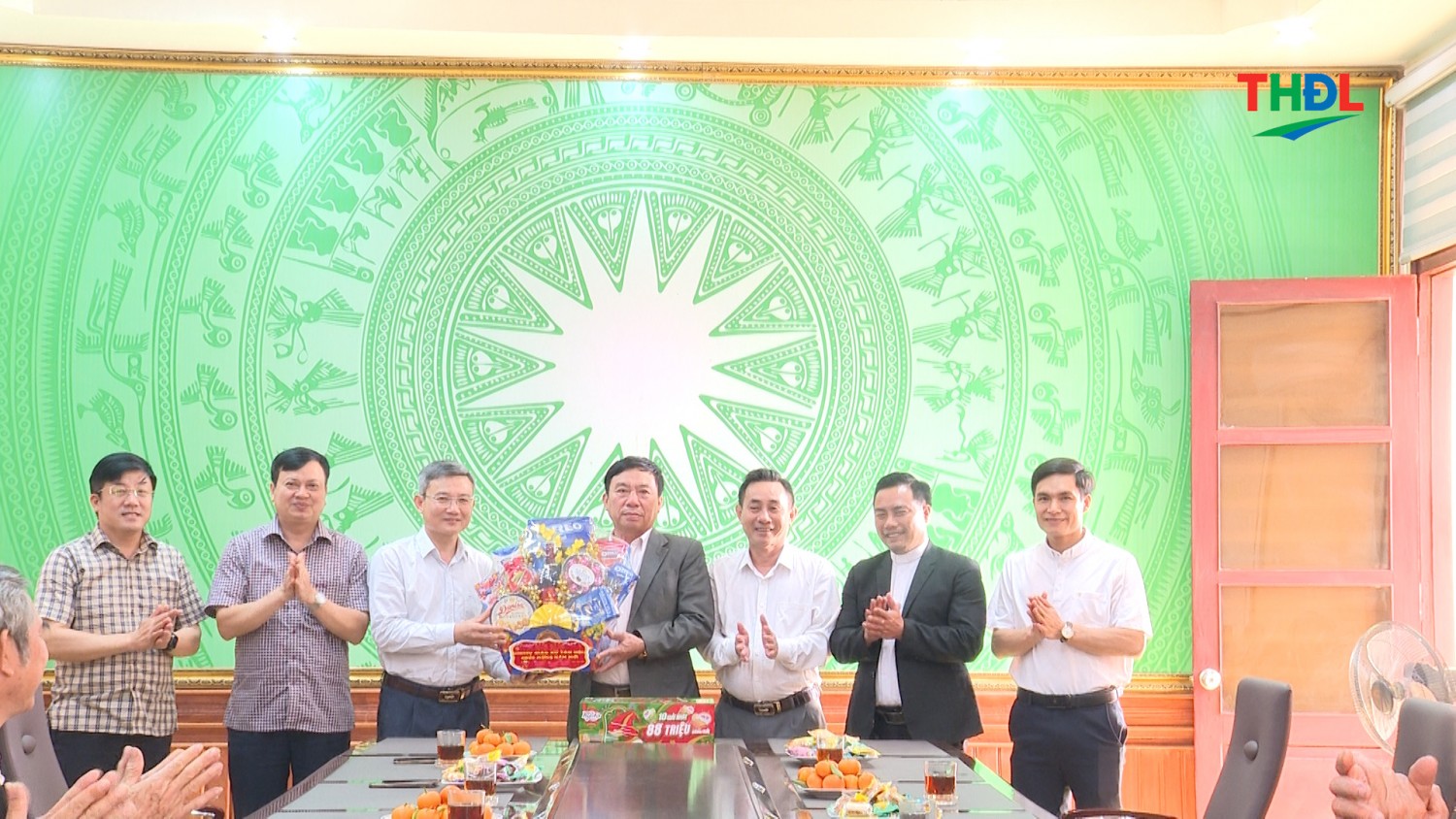 Giáo xứ Tân hội thăm, chúc Tết UBND xã nhân dịp Xuân Bính Ngọ