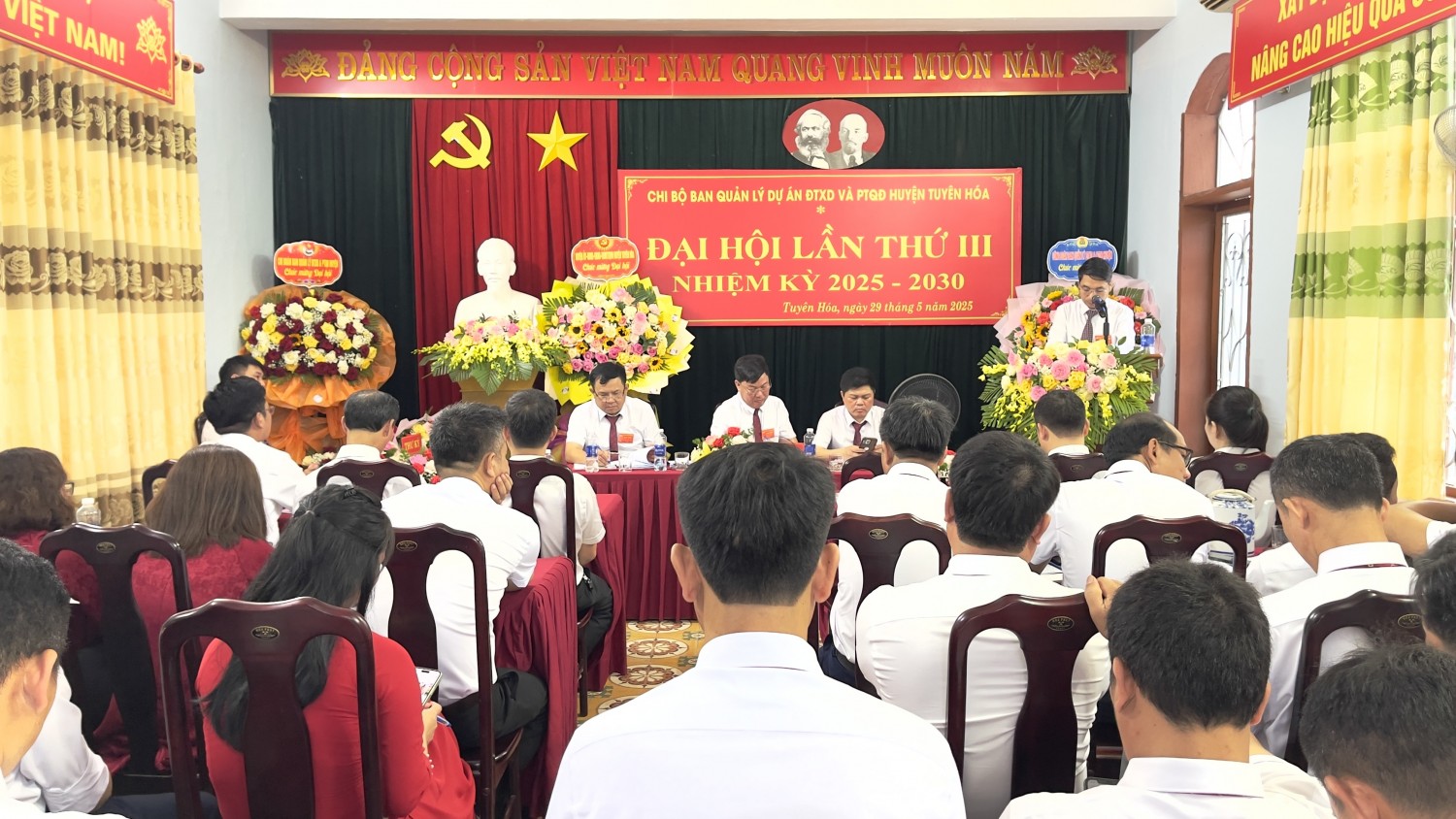 Đại hội Chi bộ Ban quản lý Dự án Đầu tư xây dựng và Phát triển quỹ đất huyện Tuyên Hoá lần thứ III