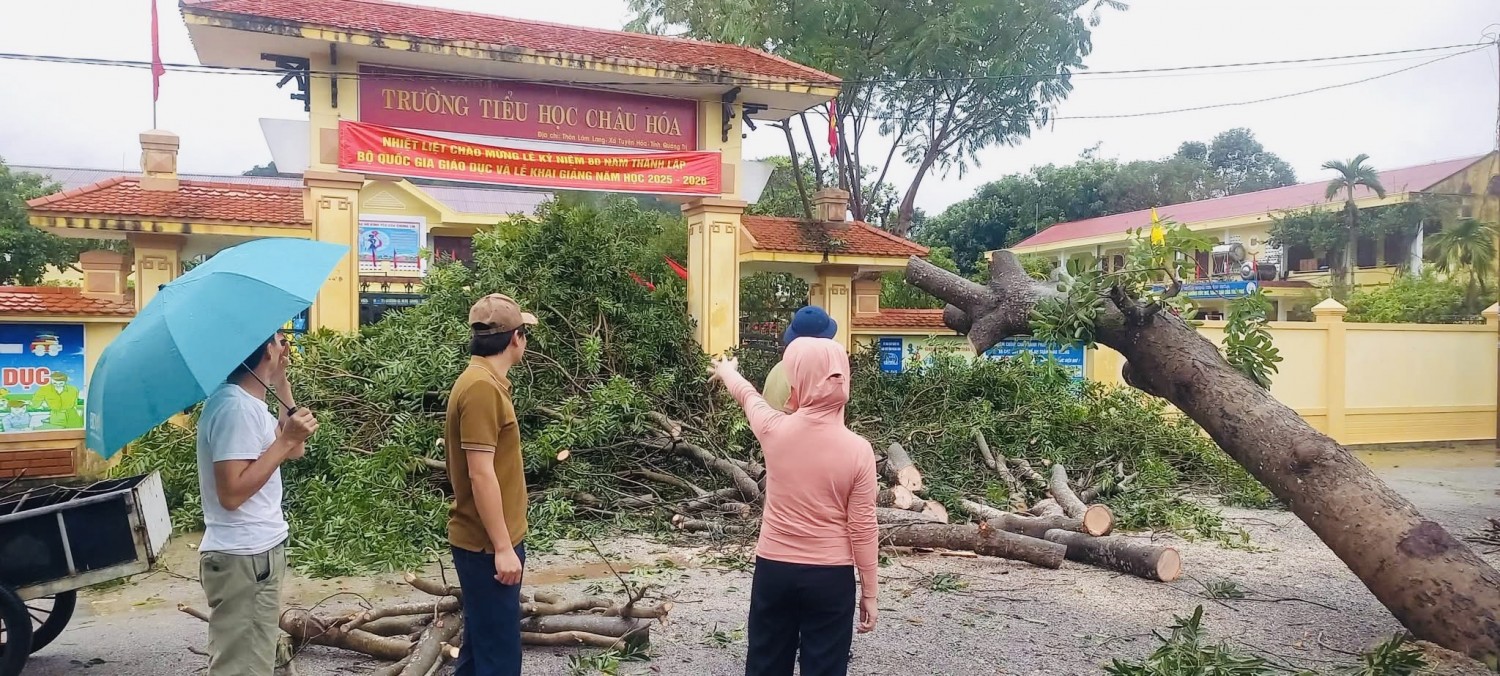 Xã Tuyên Hoá huy động lực lượng khắc phục hậu quả bão số 10