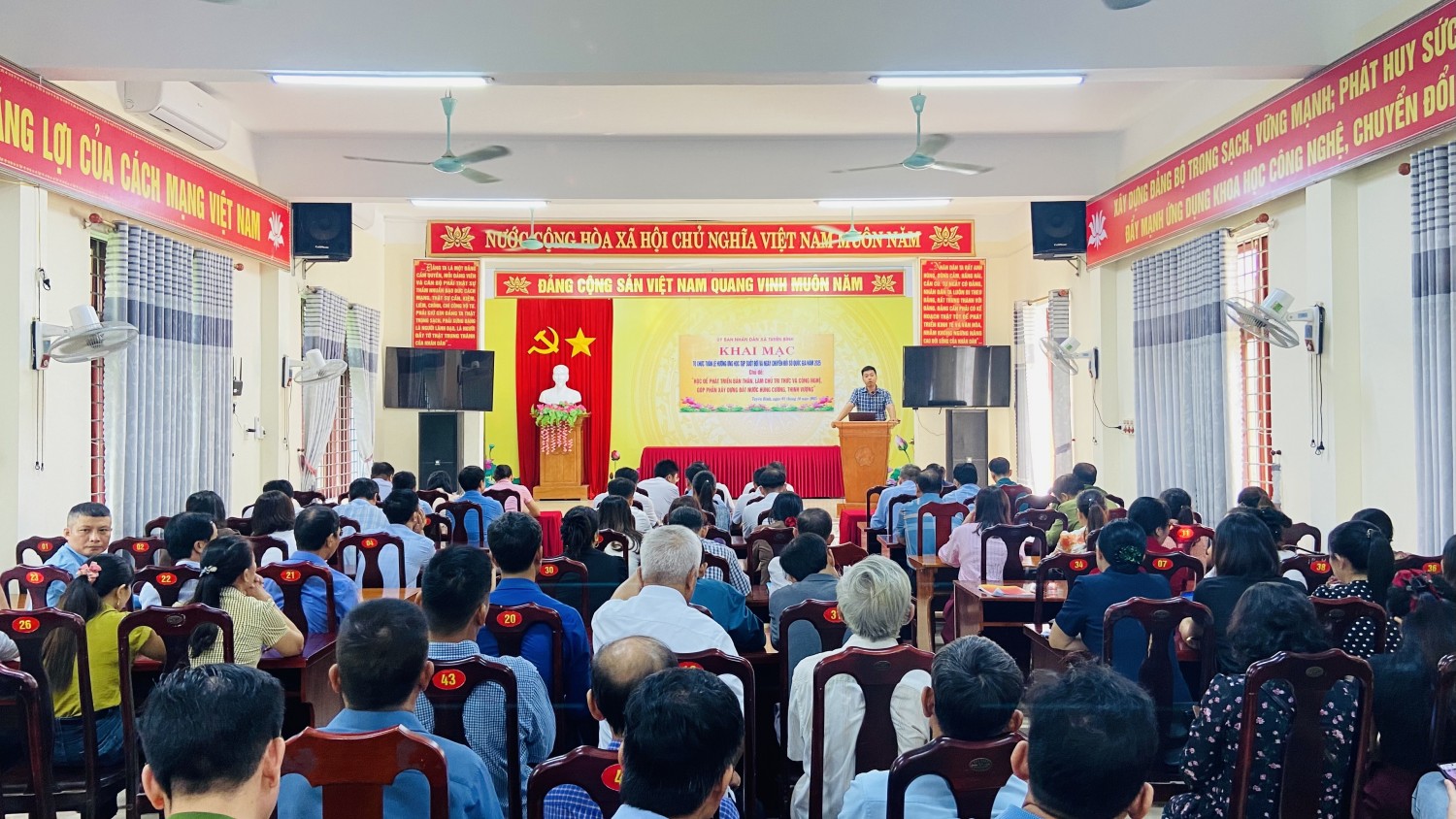 Xã Tuyên Bình khai mạc tuần lễ học tập suốt đời và Ngày Chuyển đổi số quốc gia năm 2025