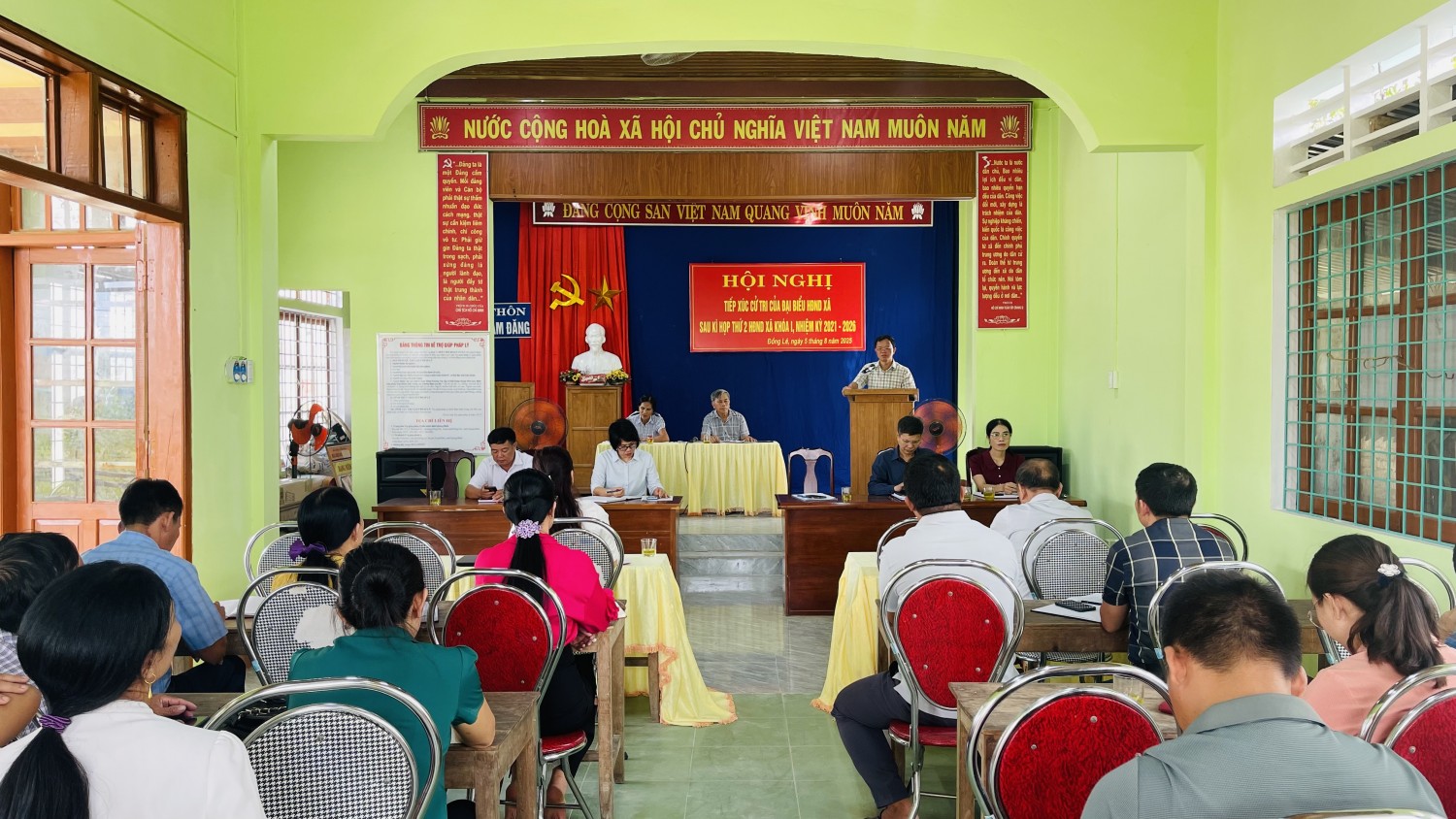 Bí thư Đảng ủy xã Đồng Lê tiếp xúc cử tri tại thôn Tam Đăng