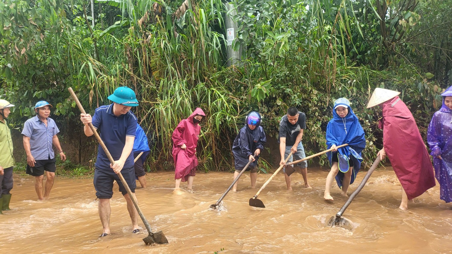 Xã Tuyên Sơn khẩn trương khắc phục hậu quả bão số 10