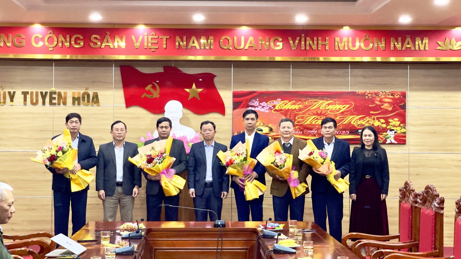 Tuyên Hóa: Gặp mặt, chia tay cán bộ nghỉ hưu thuộc diện Thường trực, Ban Thường vụ Huyện ủy quản lý