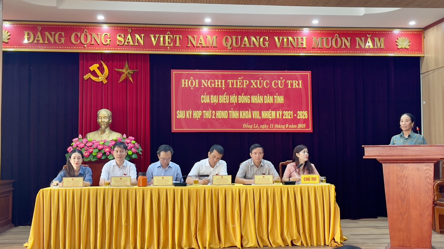 Đại biểu HĐND tỉnh Quảng Trị tiếp xúc cử tri sau kỳ họp thứ 2