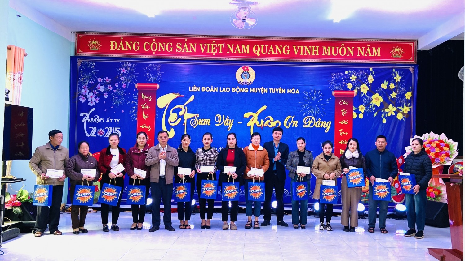 LĐLĐ huyện Tuyên Hoá tổ chức chương trình “Tết sum vầy – Xuân ơn Đảng”