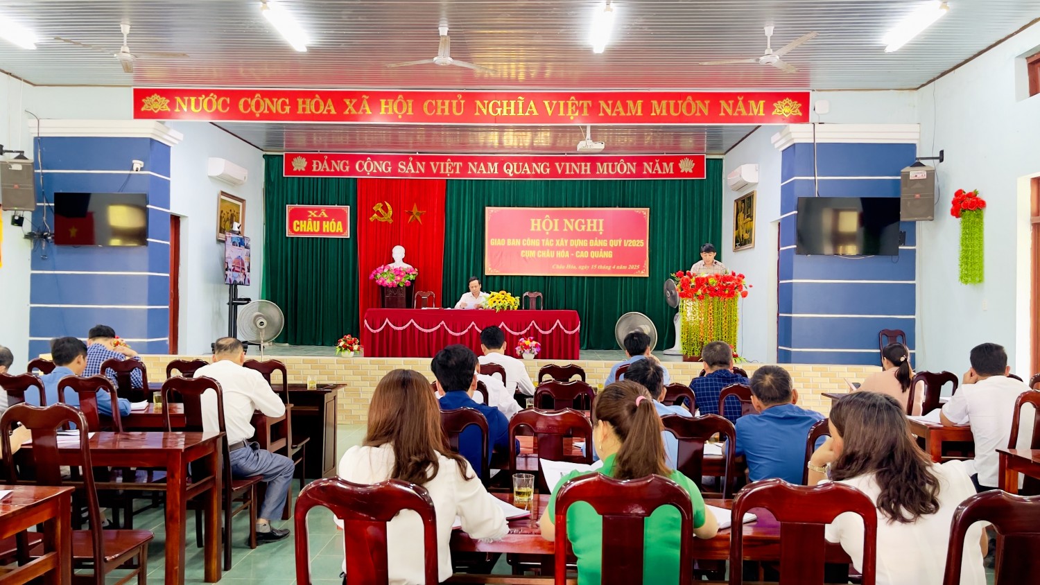 Giao ban công tác xây dựng Đảng quý I năm 2025 cụm các xã Châu Hoá, Cao Quảng