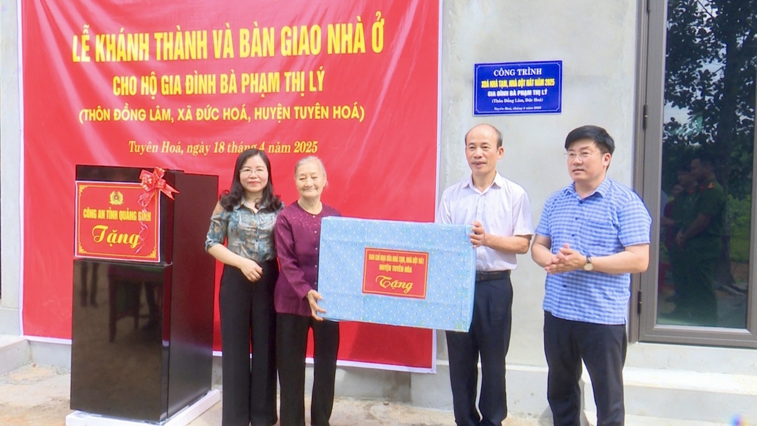 Khánh thành và bàn giao nhà cho hộ gia đình có hoàn cảnh khó khăn tại xã Đức Hóa